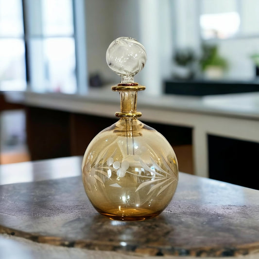 Gold Engraved Perfume Bottle with 14K Gold | Les Trois Pyramides