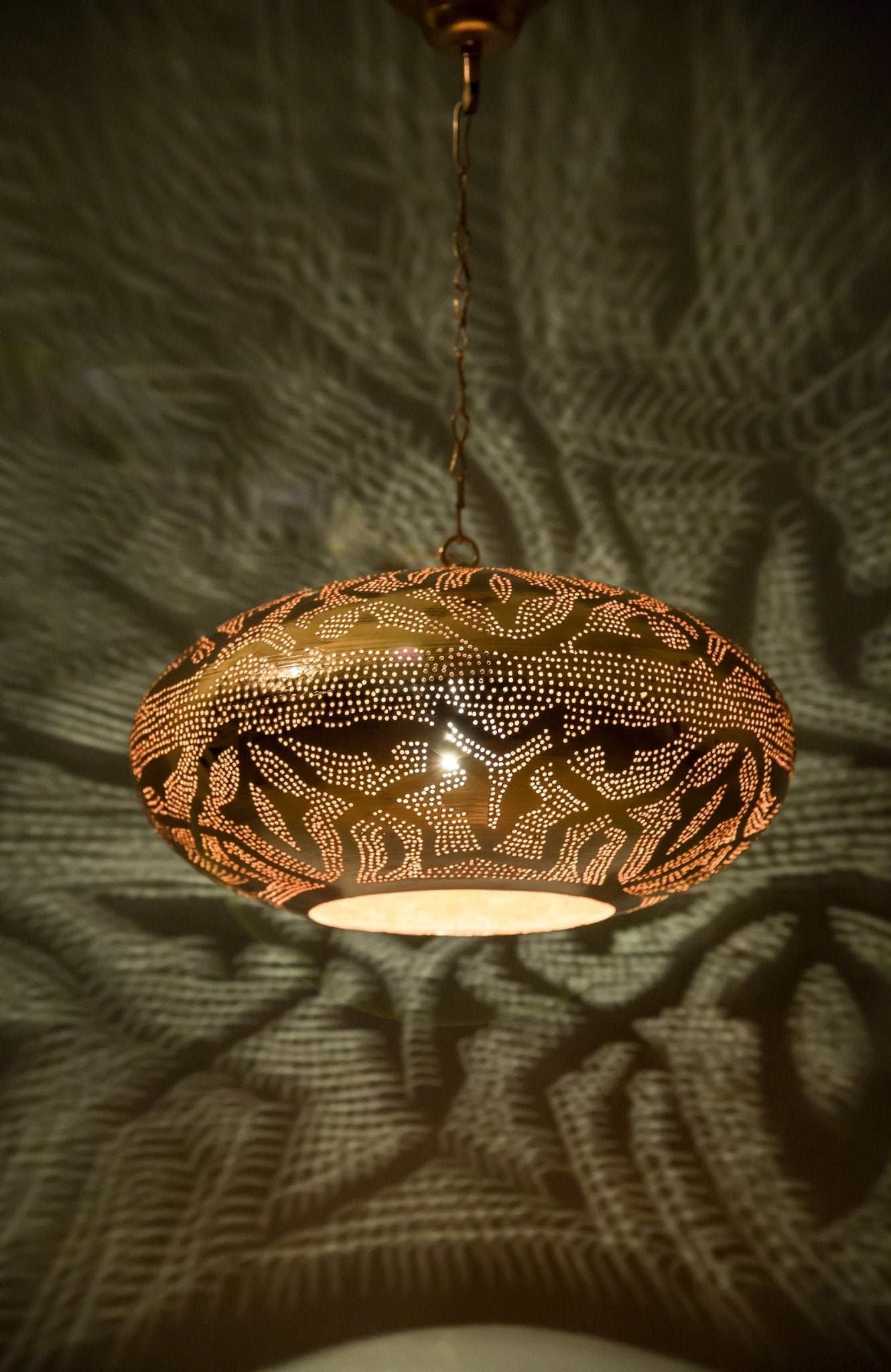 Handcrafted Moroccan pendant light | Les Trois Pyramides