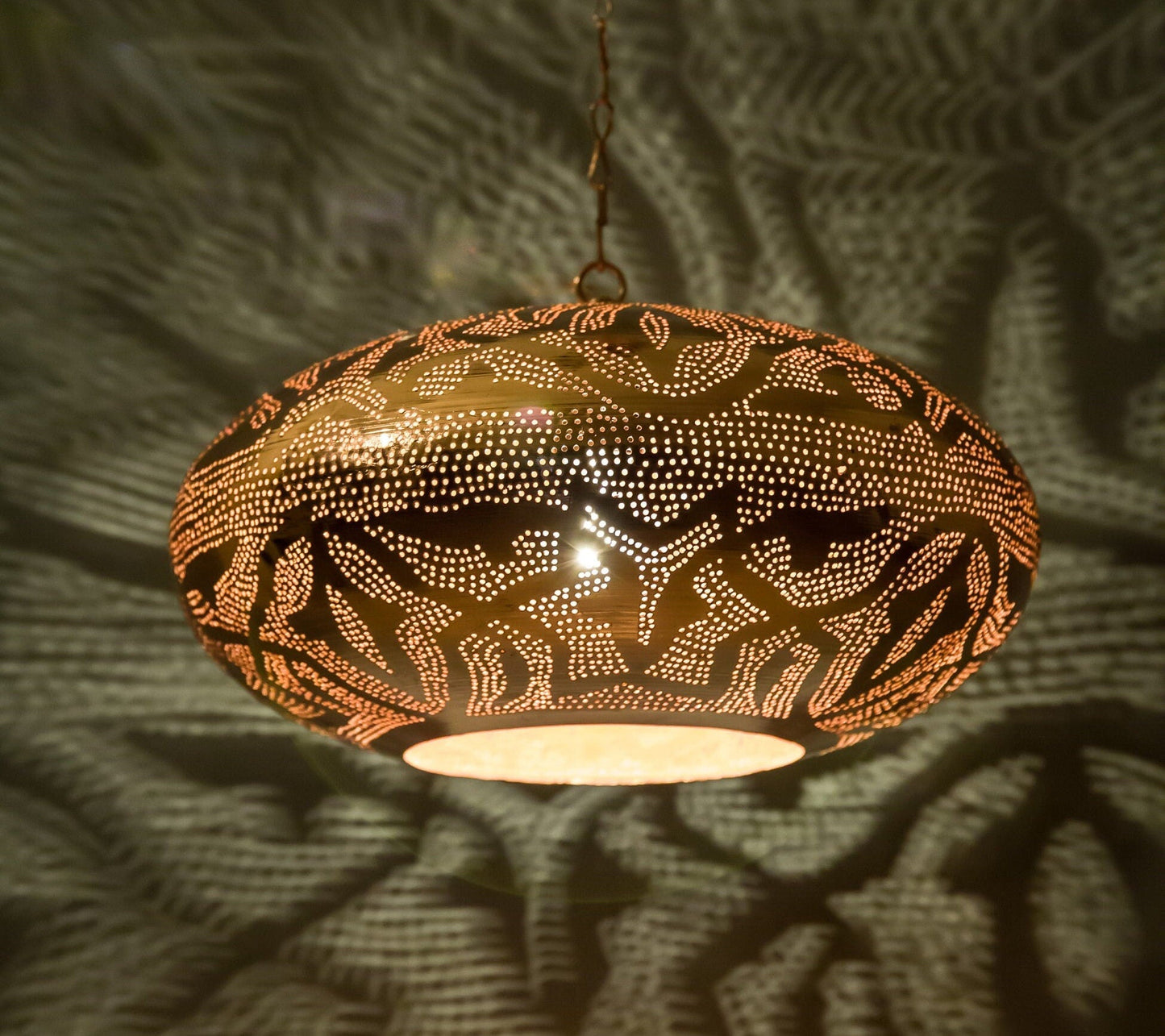 Handcrafted Moroccan pendant light | Les Trois Pyramides