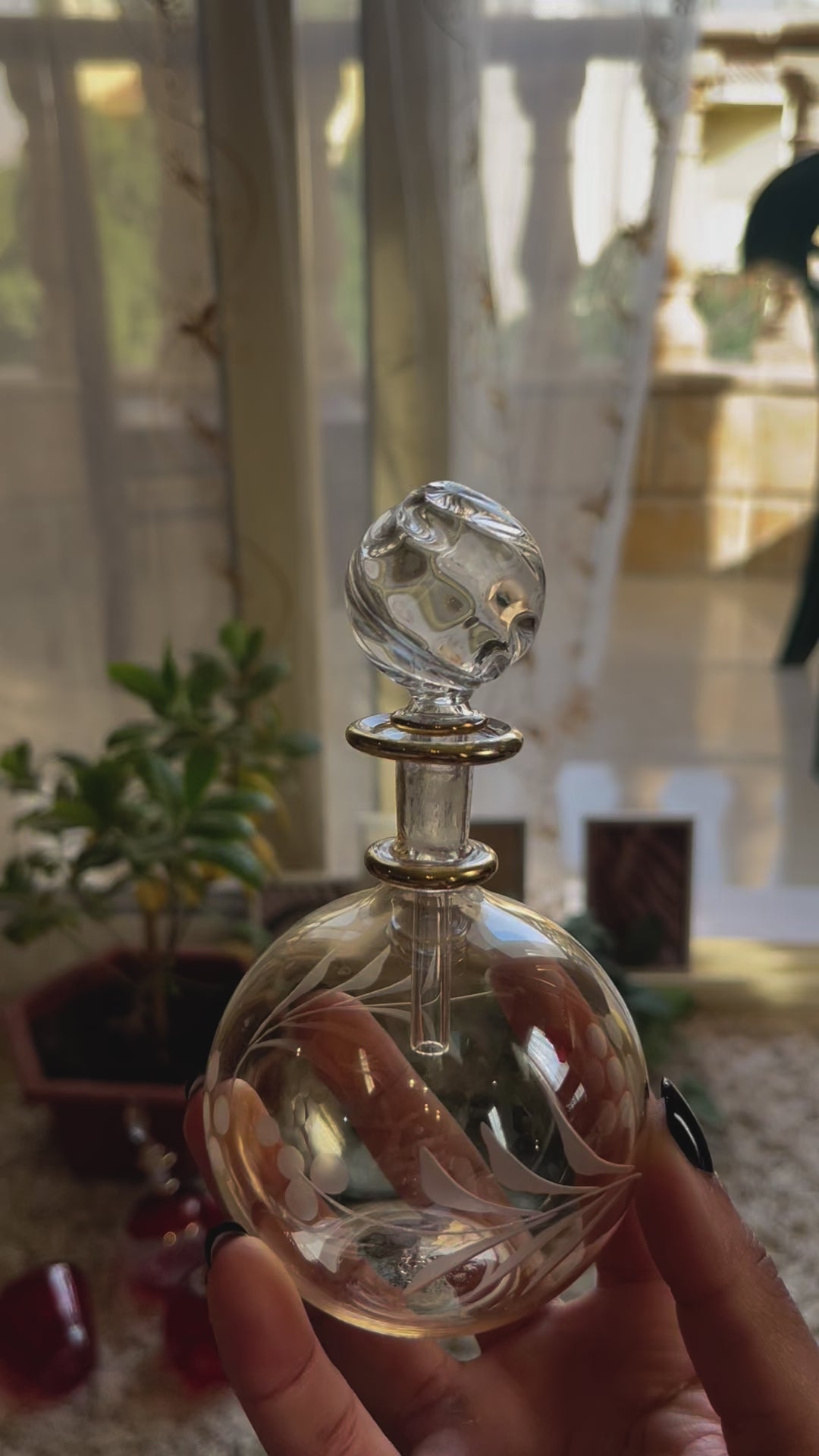 Gold Engraved Perfume Bottle with 14K Gold | Les Trois Pyramides