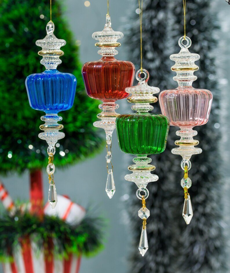 Red Ribbed Tree Topper Ornament with 14 K Gold for Christmas Tree Decorations- Les Trois Pyramides