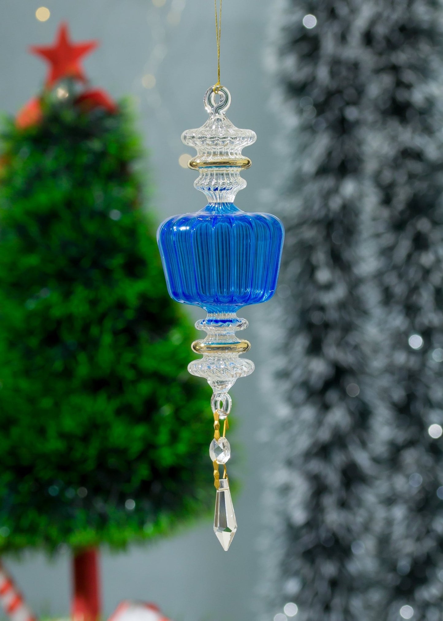 Red Ribbed Tree Topper Ornament with 14 K Gold for Christmas Tree Decorations- Les Trois Pyramides