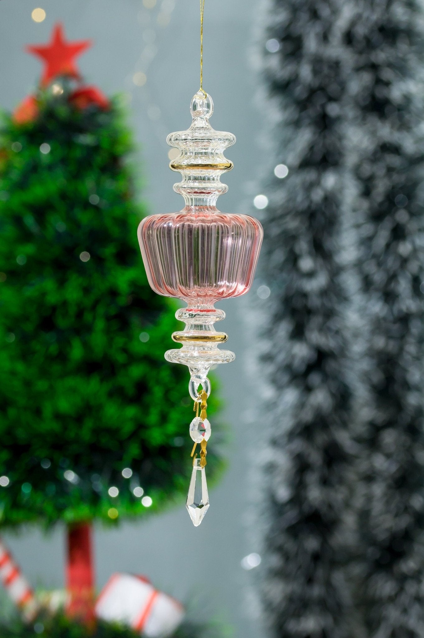Red Ribbed Tree Topper Ornament with 14 K Gold for Christmas Tree Decorations- Les Trois Pyramides