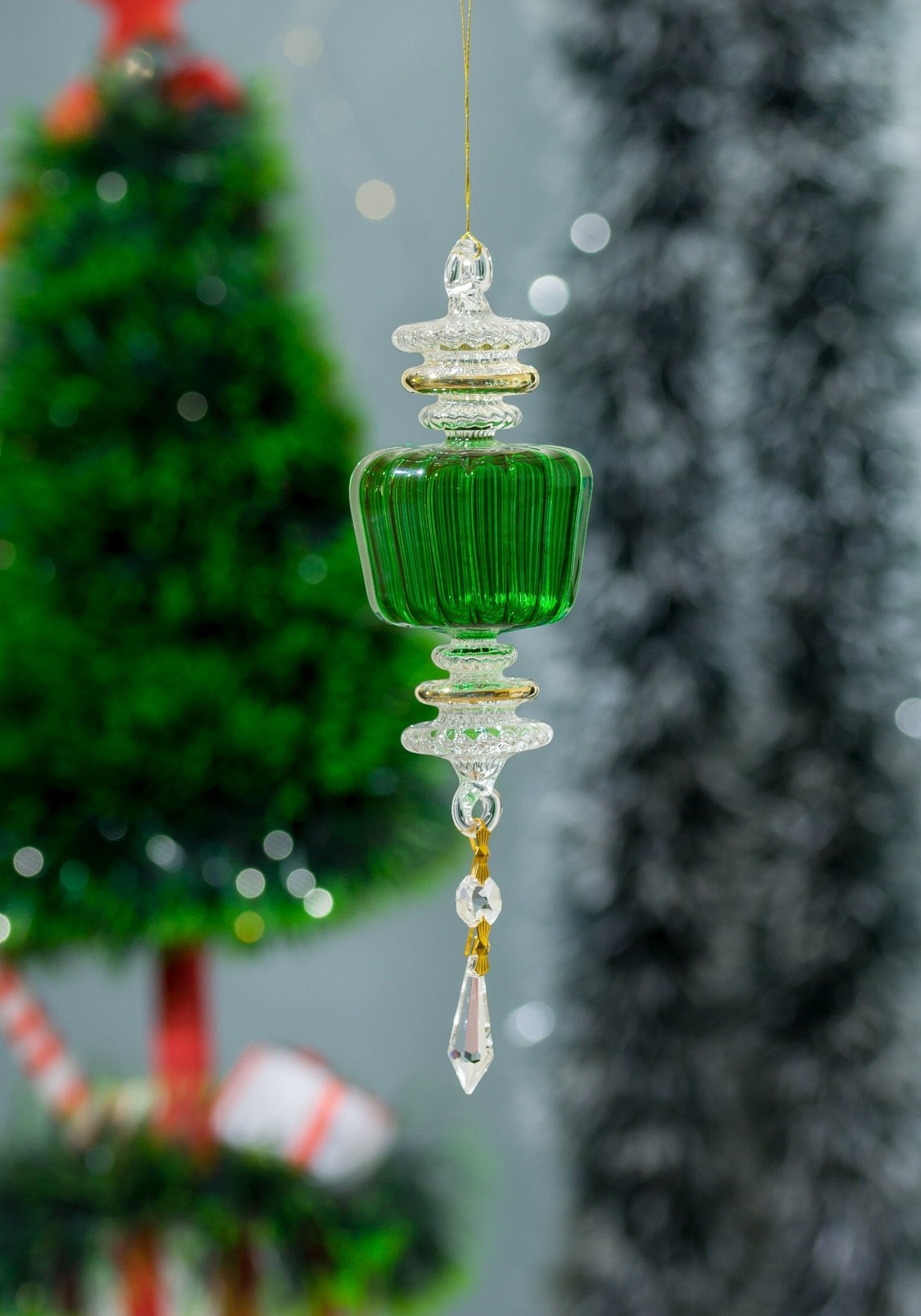 Red Ribbed Tree Topper Ornament with 14 K Gold for Christmas Tree Decorations- Les Trois Pyramides