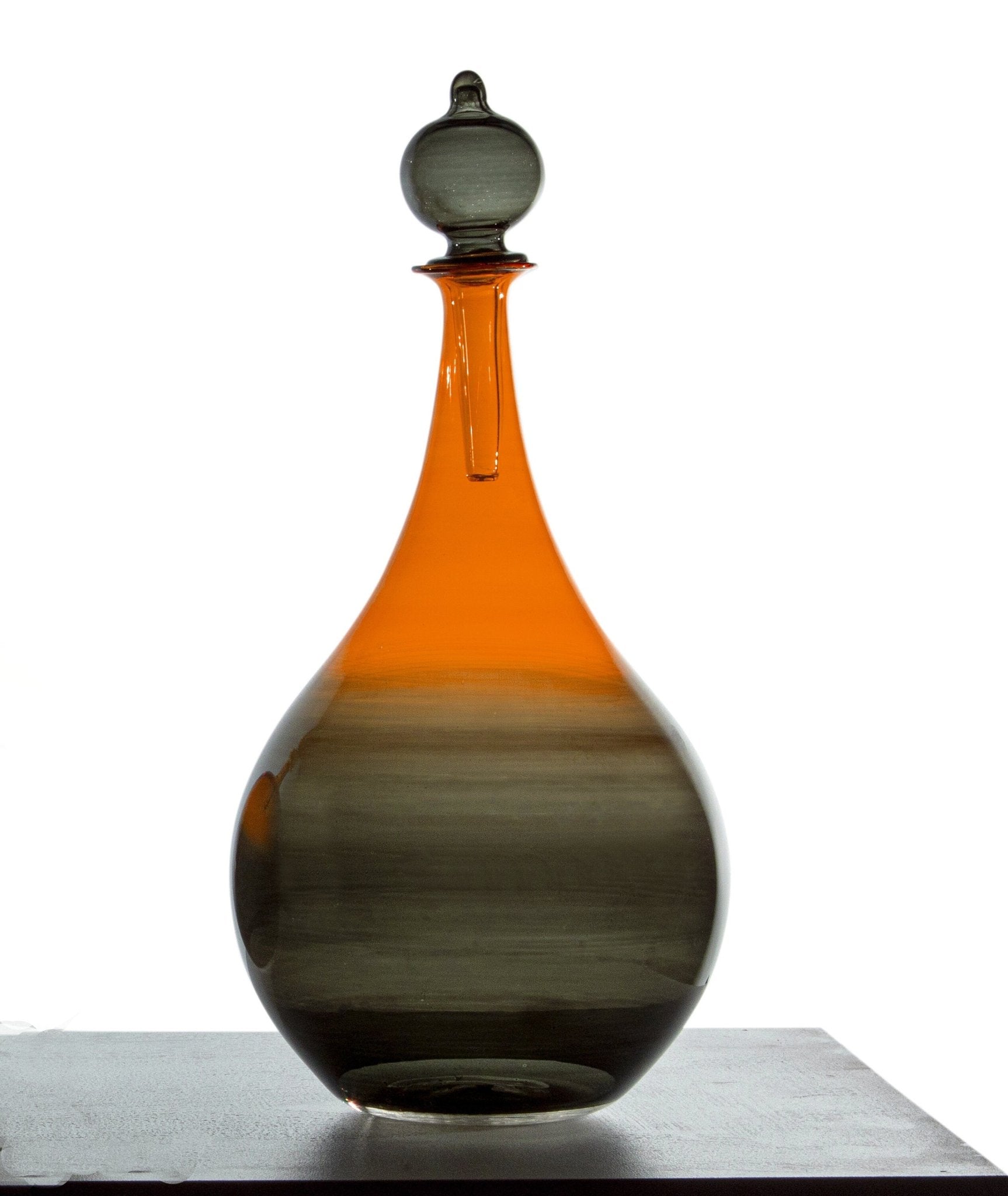 Vintage Classic Decanter Bottle with Stopper - Les Trois Pyramides