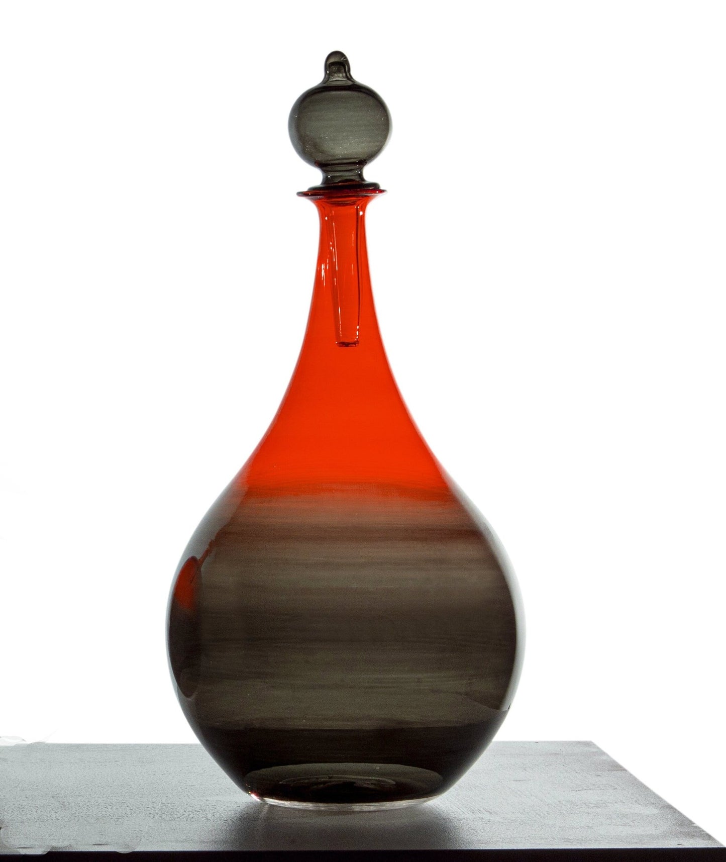 Vintage Classic Decanter Bottle with Stopper - Les Trois Pyramides