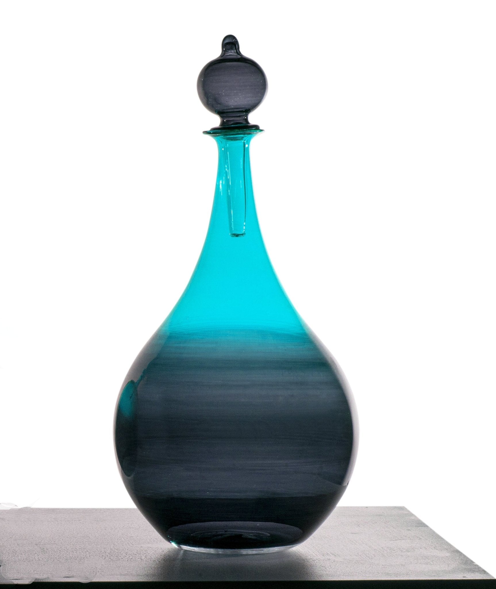Vintage Classic Decanter Bottle with Stopper - Les Trois Pyramides