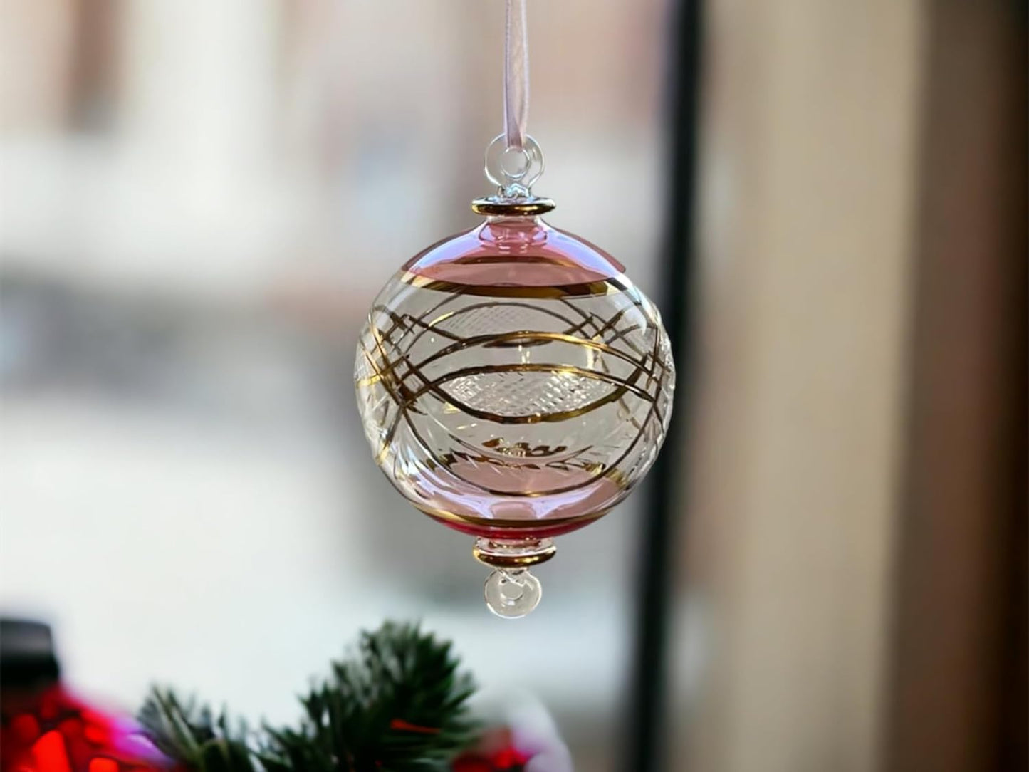 Engraved Pink and Clear Glass Christmas Ornament for Christmas Tree Decorations - Les Trois PyramideEngraved Pink and Clear Glass Christmas Ornament for Christmas Tree Decorations - Les Trois Pyramides