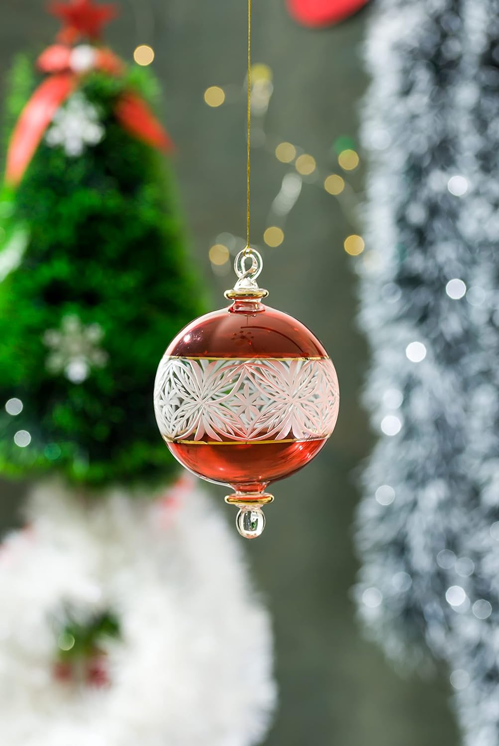 Red and Clear Engraved Glass Christmas Ornament for Christmas Tree Decorations - Les Trois Pyramides 