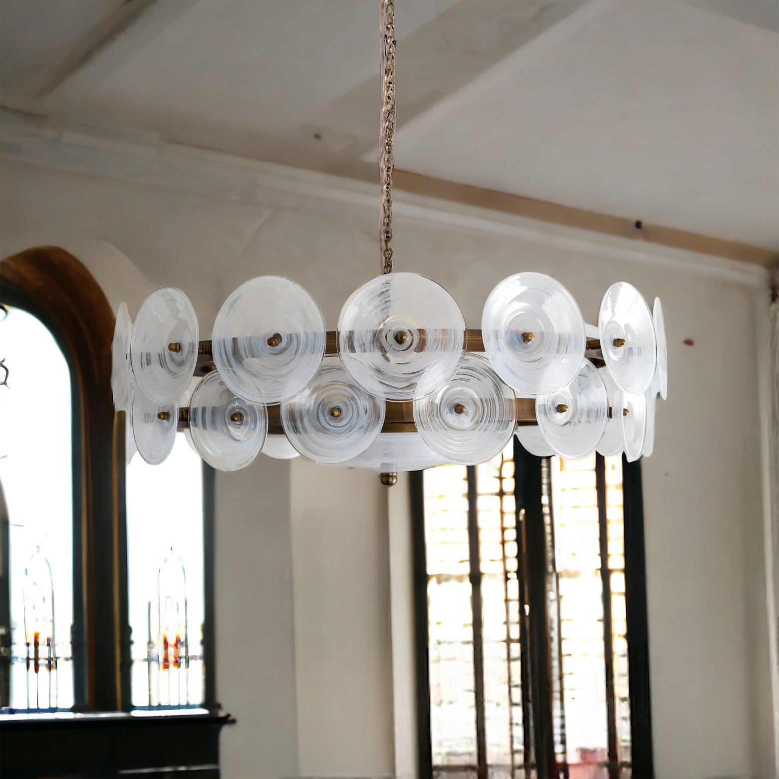 Milky Glass chandelier | Les Trois Pyramides