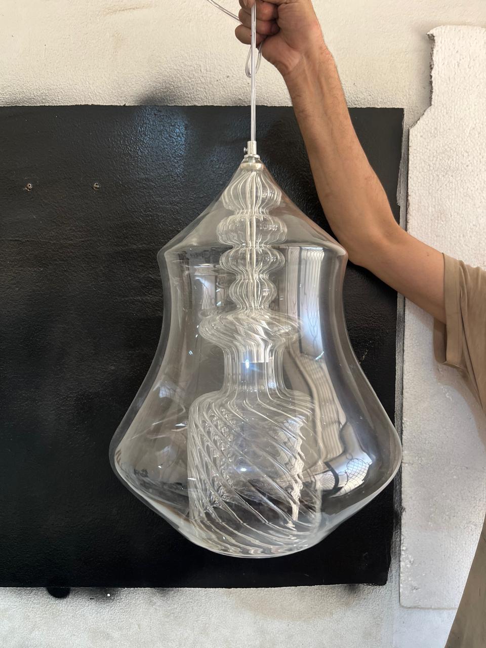 Hand-Blown Clear Glass Pendant – Modern Decorative Ceiling Light  –  Les Trois Pyramides.
