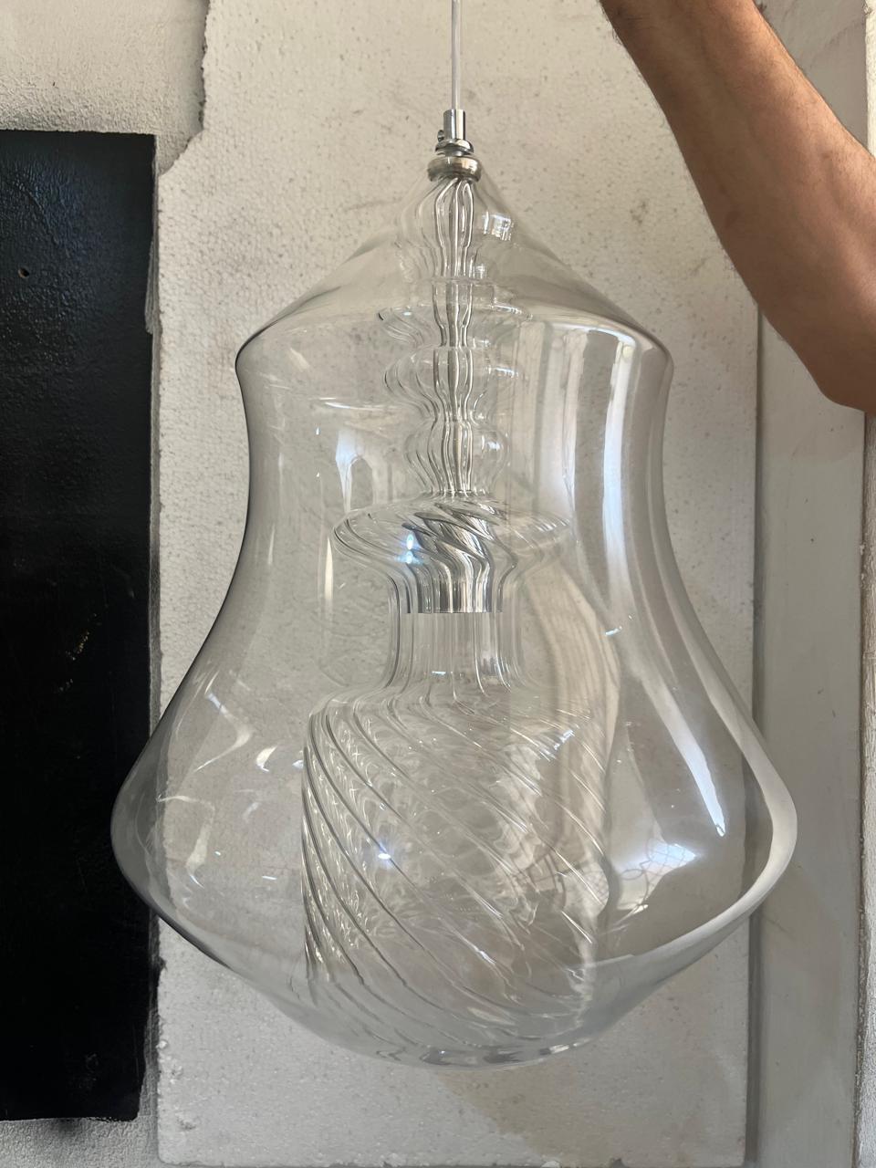 Hand-Blown Clear Glass Pendant – Modern Decorative Ceiling Light  –  Les Trois Pyramides.
