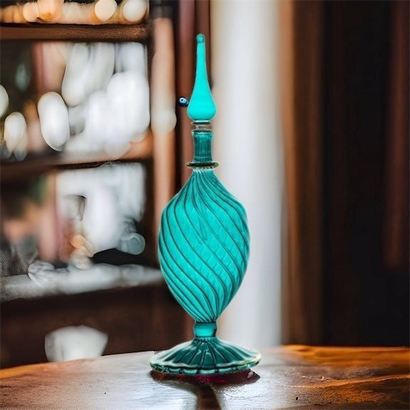 Glass art perfume bottle | Les Trois Pyramides