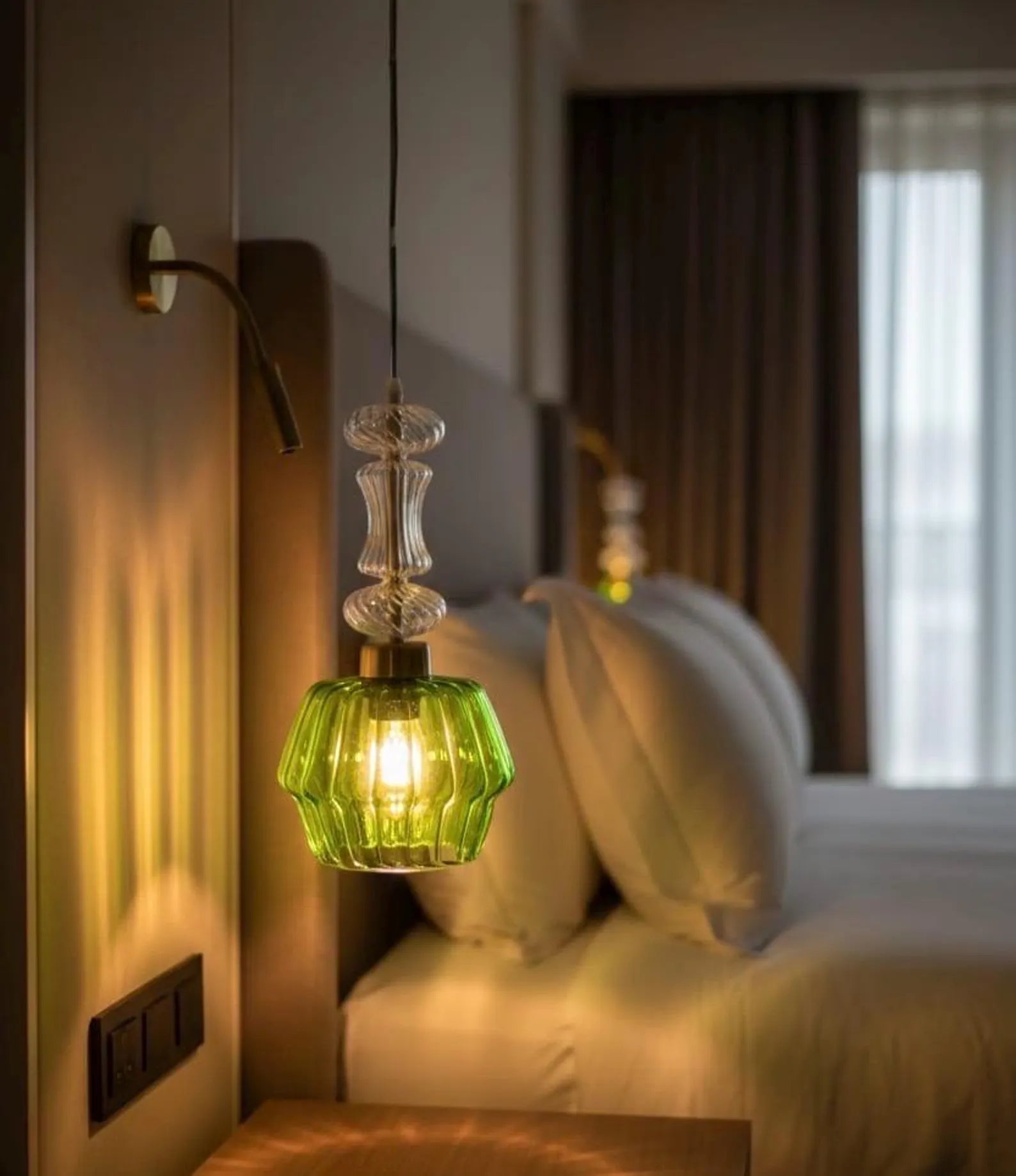 Green and Crystal Hanging Lamp for bedsides - Les Trois Pyramides