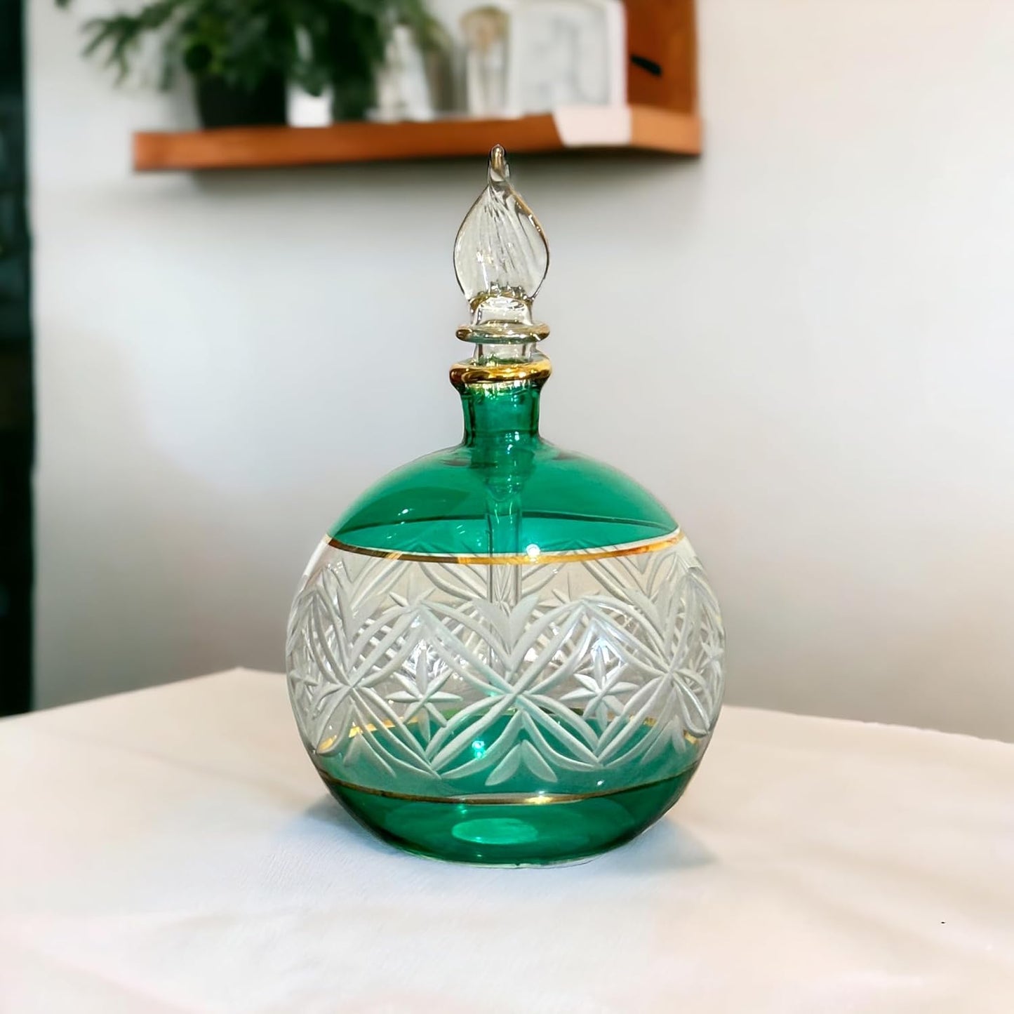 Green Engraved Perfume Bottle with 14K Gold | Les Trois Pyramides