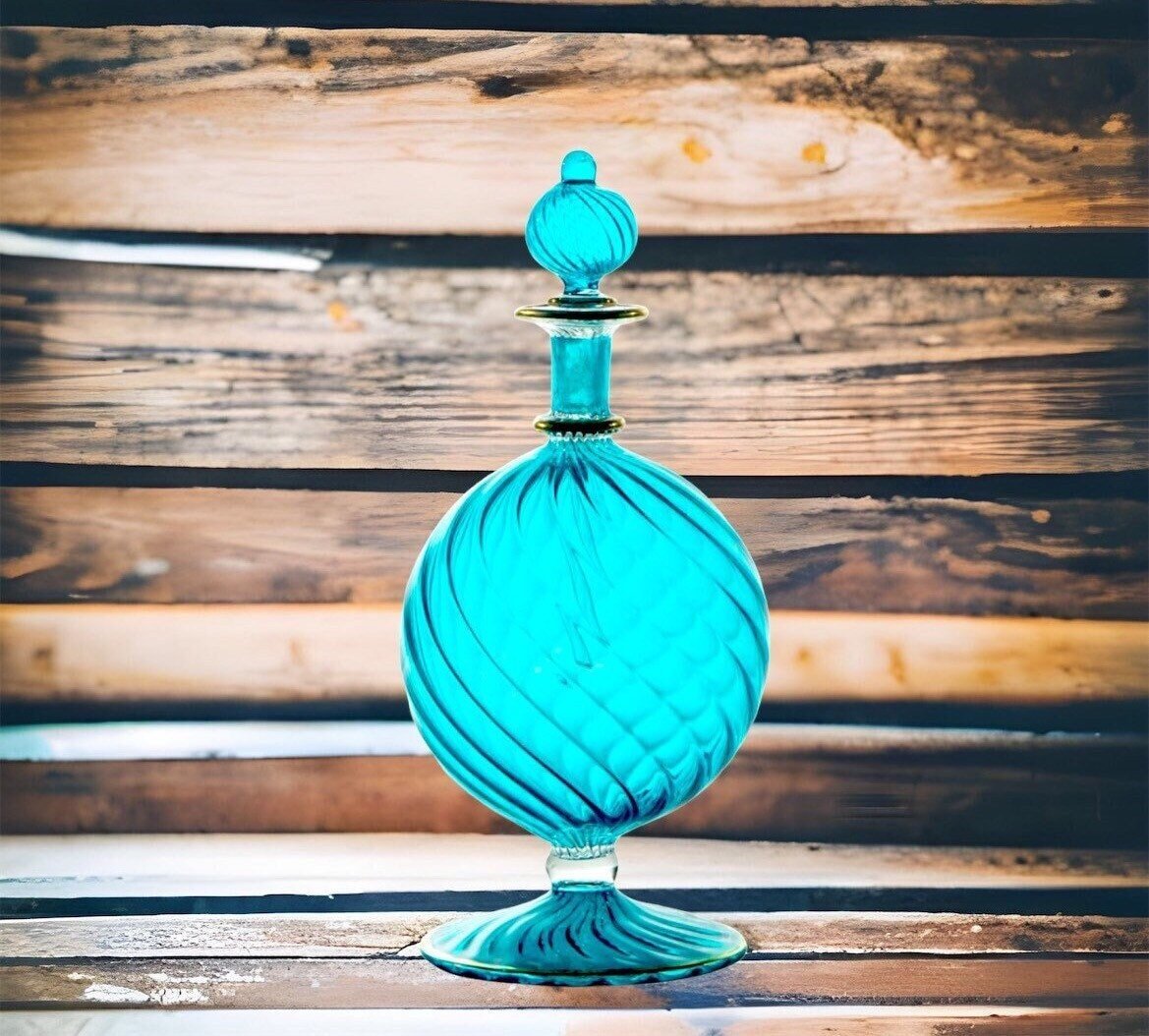 Hand-Blown Blue Glass Perfume Bottle with Swirled Design – Decorative Art Glass Piece | Les Trois Pyramides 