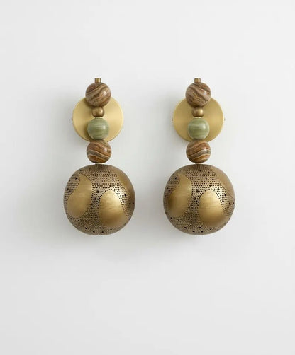 Handmade Onyx Wall Light with Brass Sphere | Vintage inspired Artisanal sconce | Les Trois Pyramides