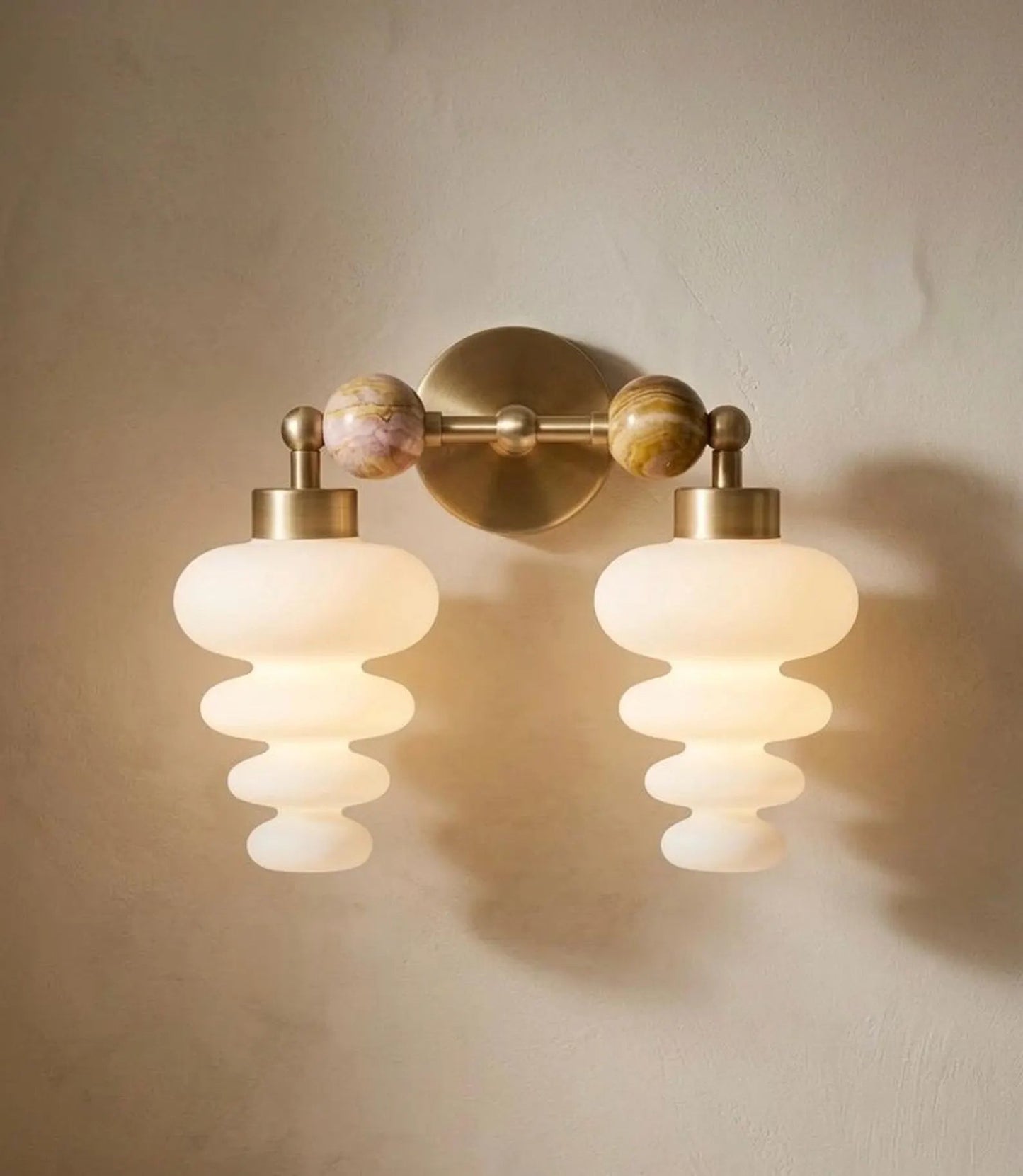 Modern Brass Wall Sconce with Marble & Frosted Glass – Horizontal Wall Light | Les Trois Pyramides