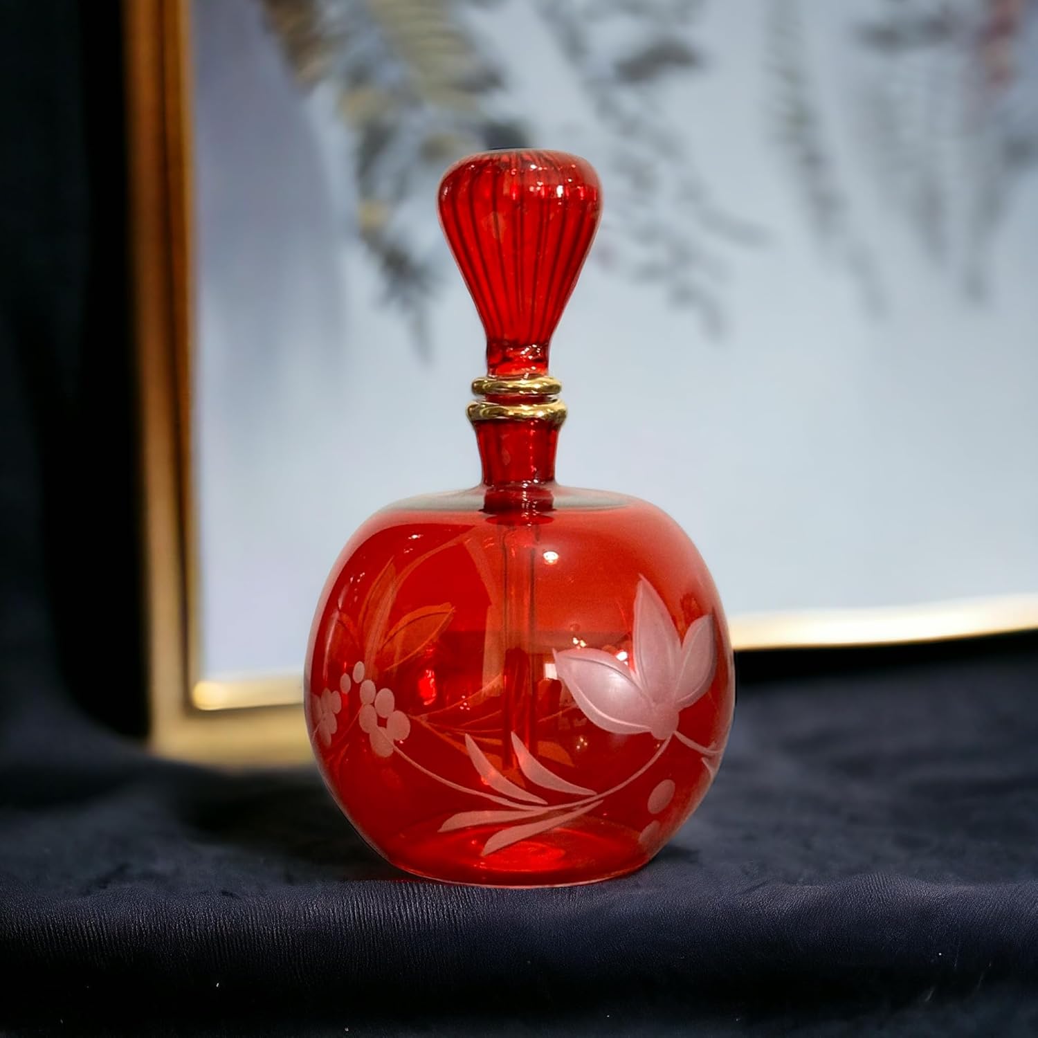 Red Perfume Bottle with 14K Gold | Les Trois Pyramides