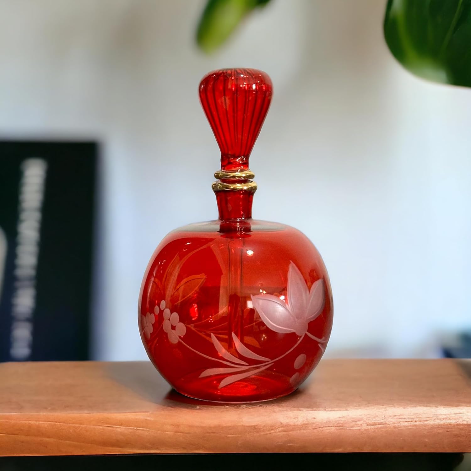 Red Perfume Bottle with 14K Gold | Les Trois Pyramides