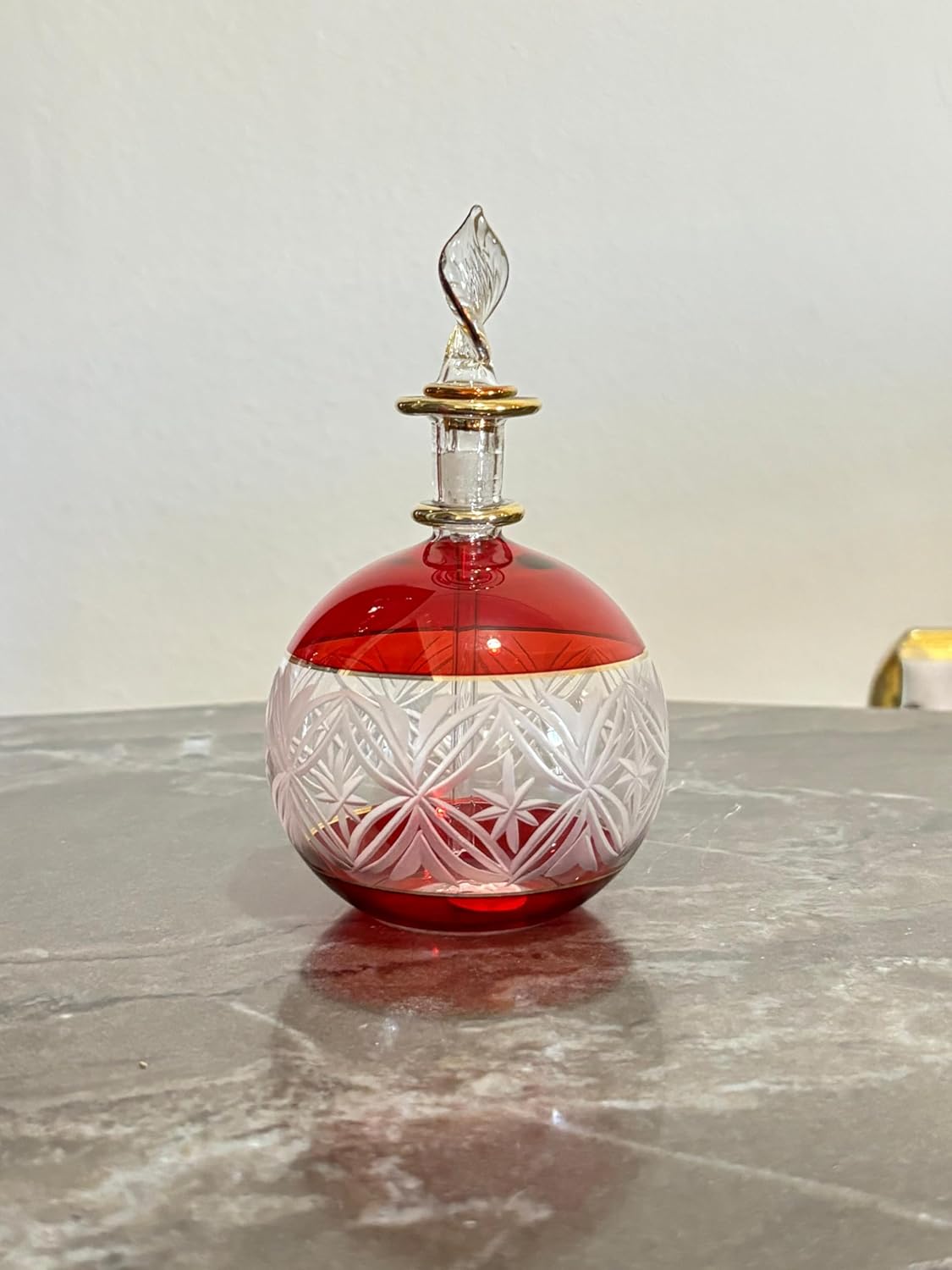 Red Engraved Perfume Bottle with 14K Gold | Les Trois Pyramides