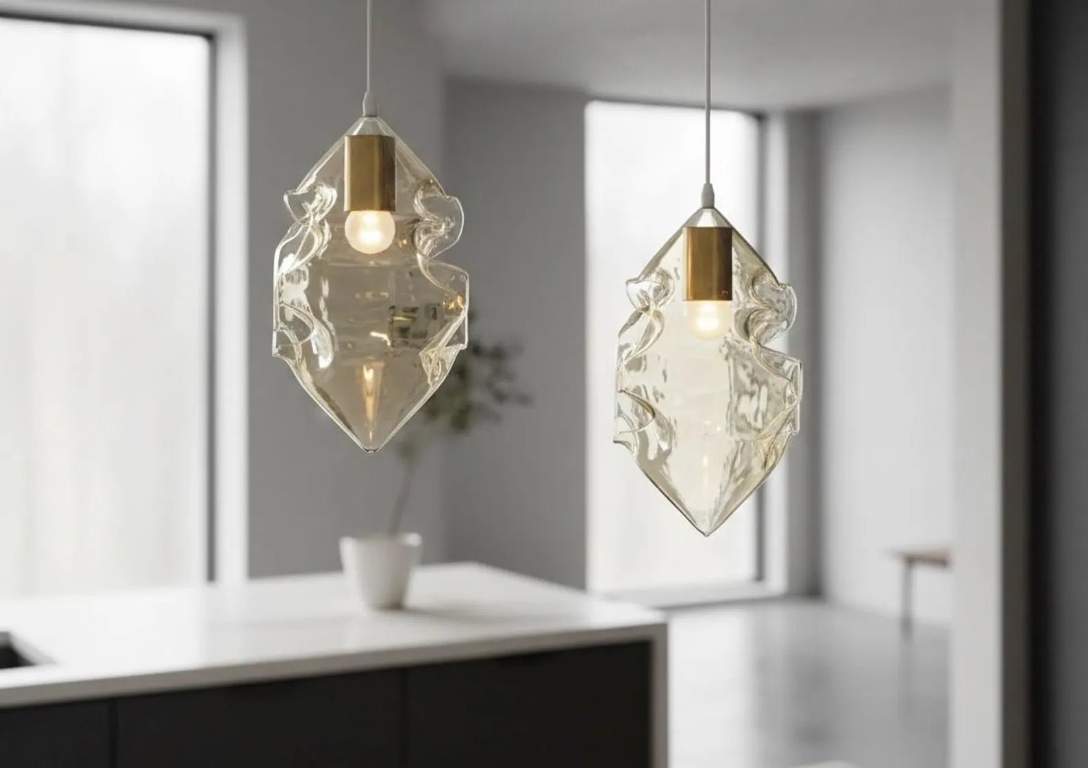 Set of 4 Seashell Modern Pendants Lights - Les Trois Pyramides 