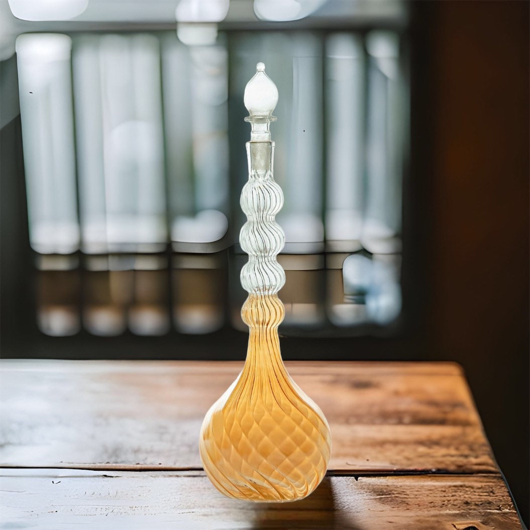 Perfume Bottle Gold | Les Trois Pyramides
